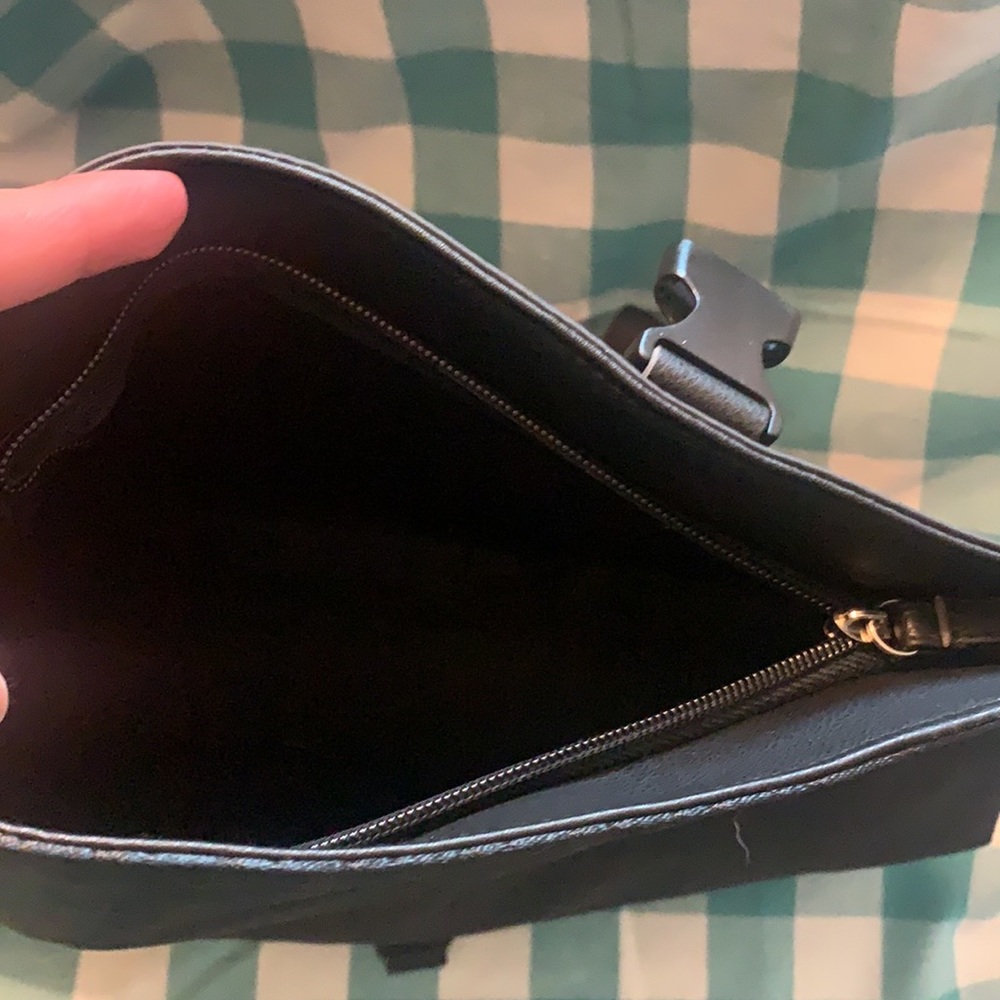 ☀️SALE☀️ Backpack - Picture 4 of 5